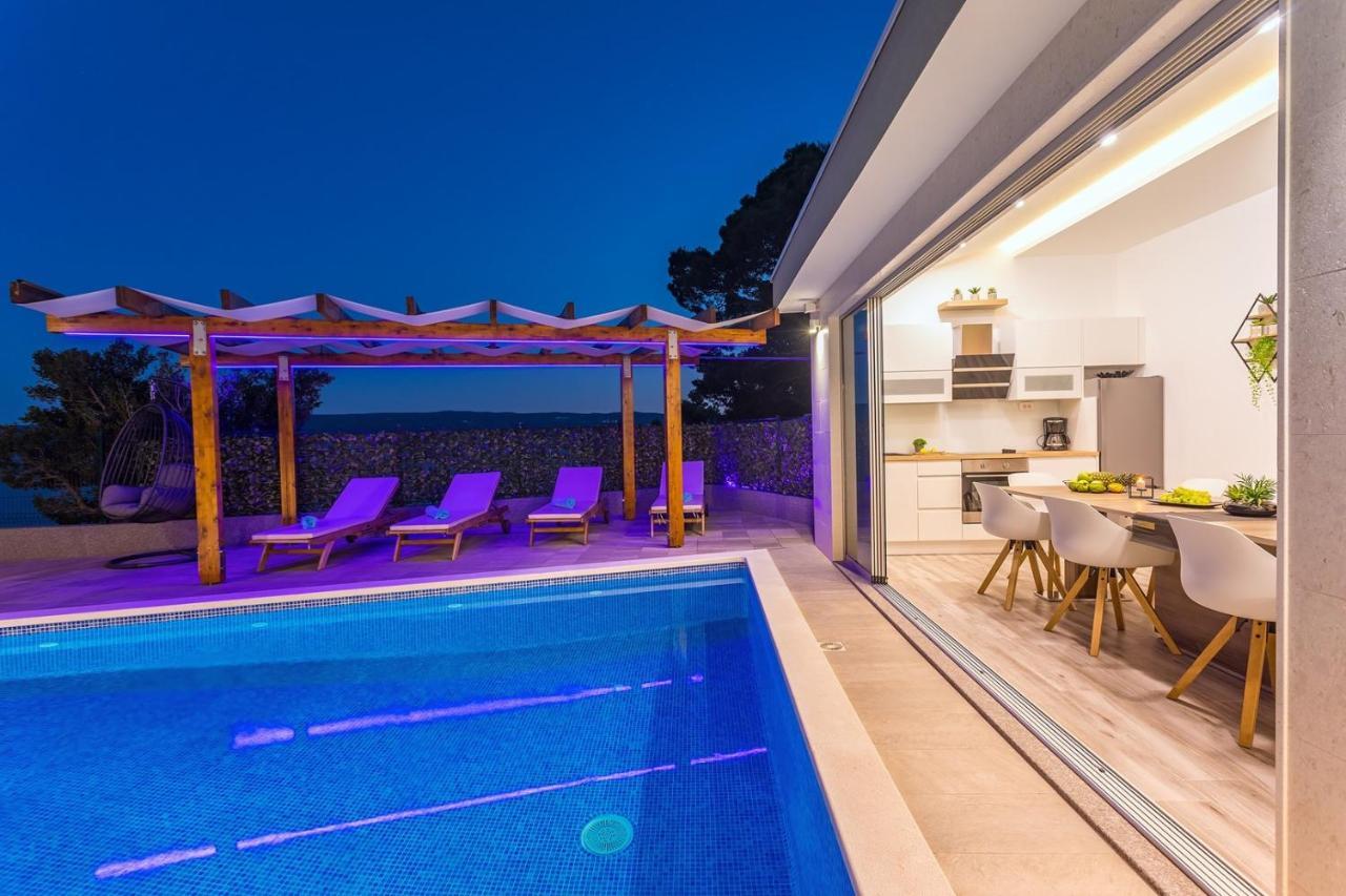 Villa Matan - Only 200M From The Sandy Beaches, Private 28M2 Pool أوميس الغرفة الصورة