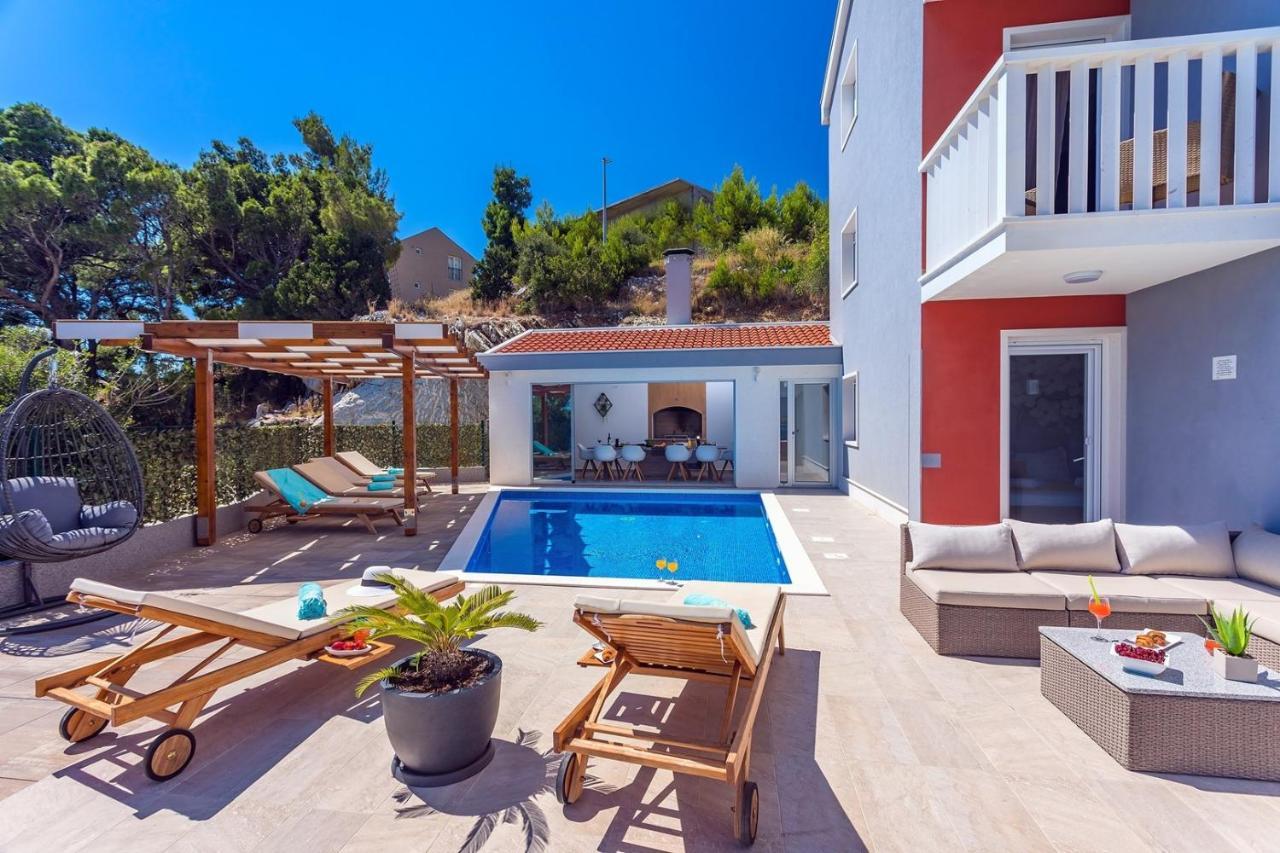 Villa Matan - Only 200M From The Sandy Beaches, Private 28M2 Pool أوميس المظهر الخارجي الصورة